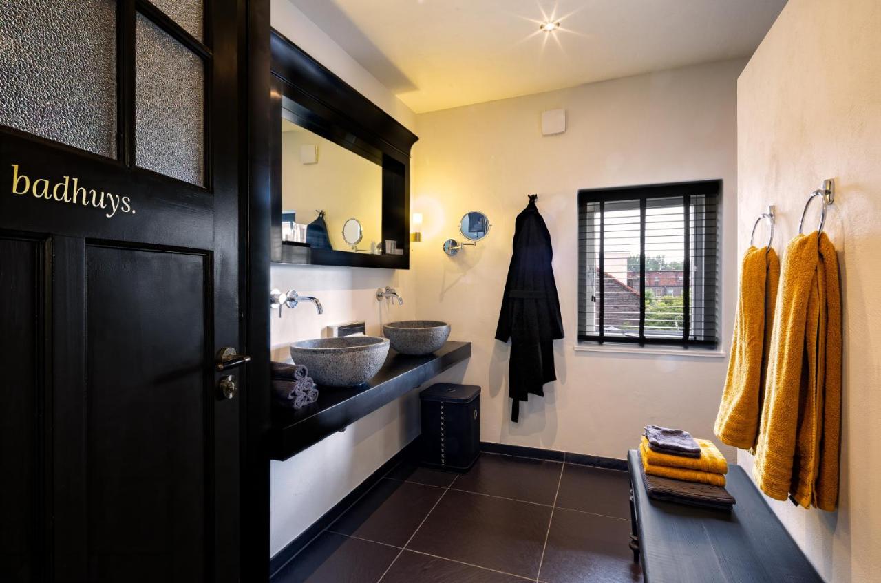 Bed & Breakfast - Gallery 'T Speelhuys ブレッダ エクステリア 写真